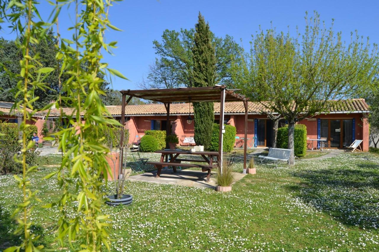 Village De Gites Les Olivettes Saint-Dezery Екстериор снимка