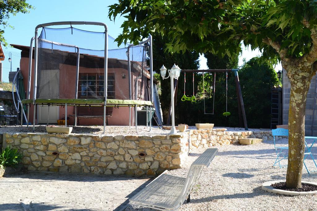 Village De Gites Les Olivettes Saint-Dezery Екстериор снимка